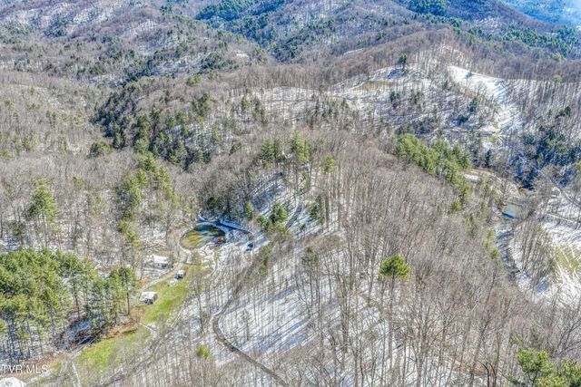 1089 Old Railroad Grade Road, Roan Mountain, TN 37687