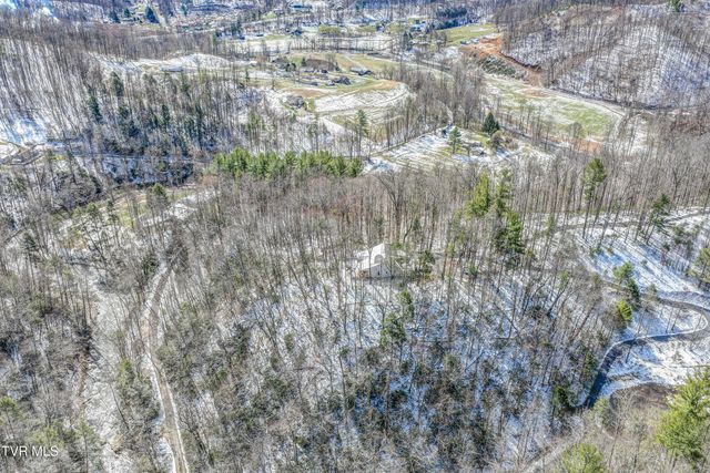 1089 Old Railroad Grade Road, Roan Mountain, TN 37687
