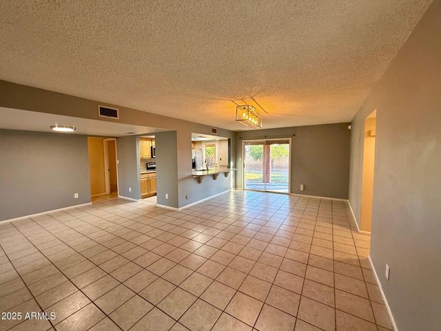 1105 W JUANITA Avenue, Mesa, AZ 85210