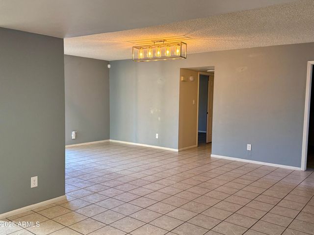 1105 W JUANITA Avenue, Mesa, AZ 85210