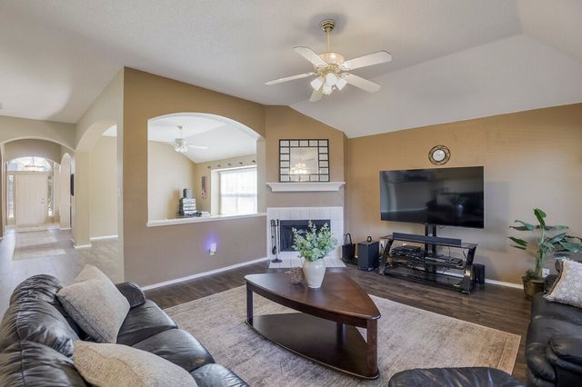 1718 Falcon Drive, Corinth, TX 76210
