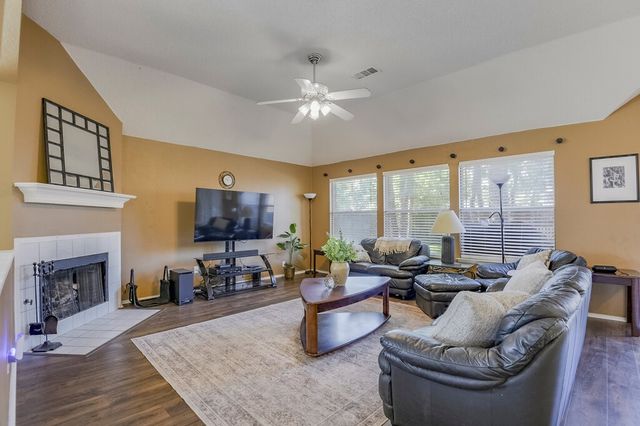 1718 Falcon Drive, Corinth, TX 76210