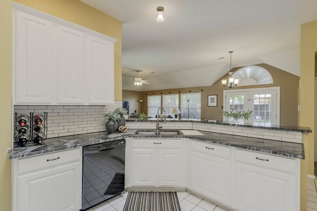 1718 Falcon Drive, Corinth, TX 76210