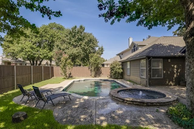 1718 Falcon Drive, Corinth, TX 76210