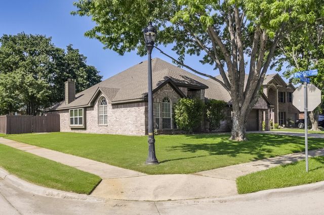 1718 Falcon Drive, Corinth, TX 76210