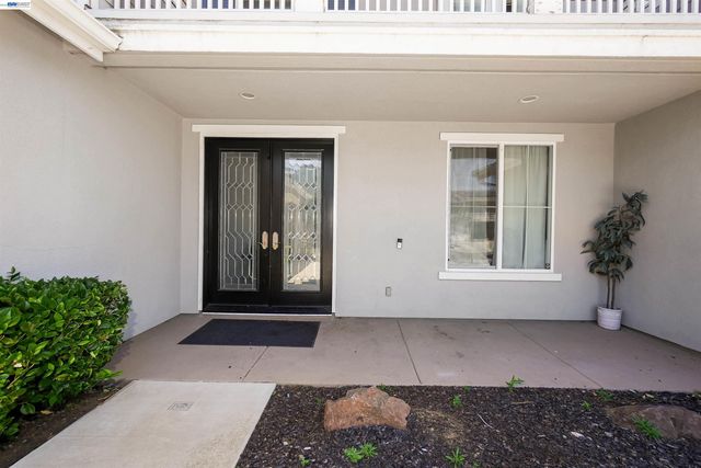 321 Myrtle Ln, Oakley, CA 94561