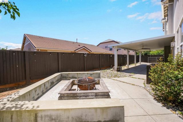 321 Myrtle Ln, Oakley, CA 94561
