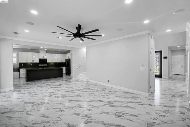 321 Myrtle Ln, Oakley, CA 94561