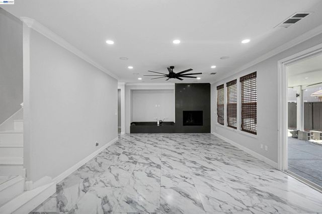 321 Myrtle Ln, Oakley, CA 94561