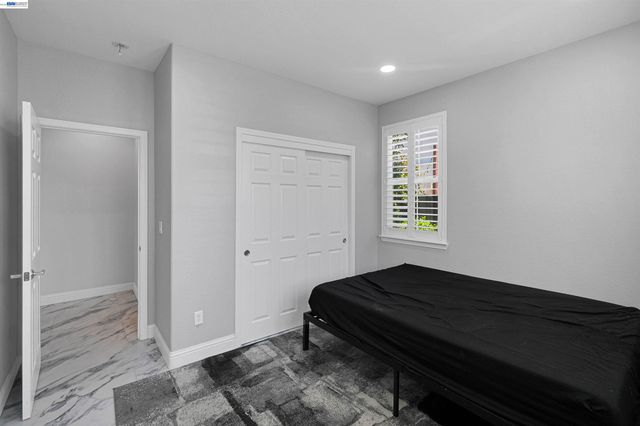 321 Myrtle Ln, Oakley, CA 94561