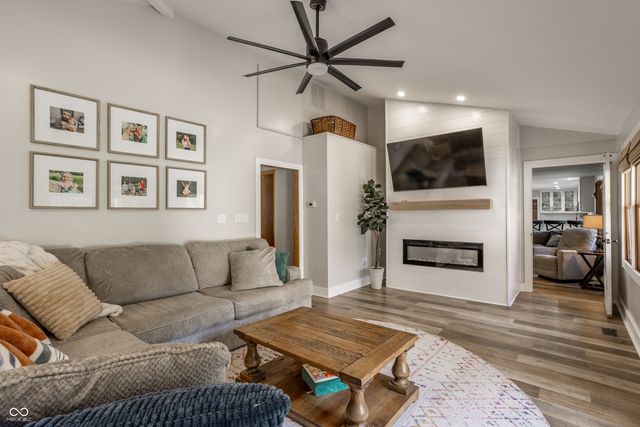 6722 Crown Drive, Brownsburg, IN 46112