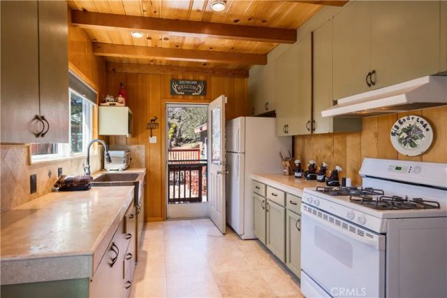 43656 Ridge Crest, Big Bear Lake, CA 92315