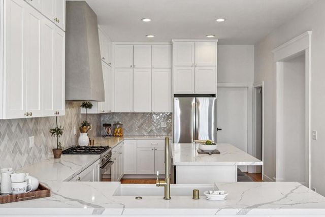 853 Vista Drive, Redwood City, CA 94062