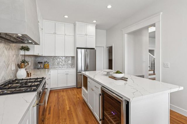 853 Vista Drive, Redwood City, CA 94062