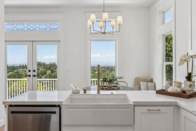 853 Vista Drive, Redwood City, CA 94062