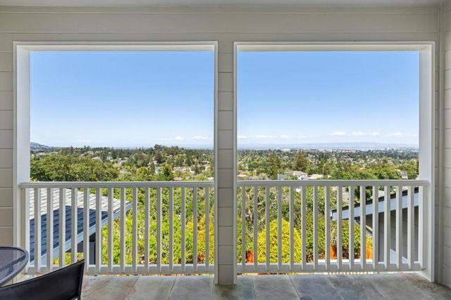 853 Vista Drive, Redwood City, CA 94062