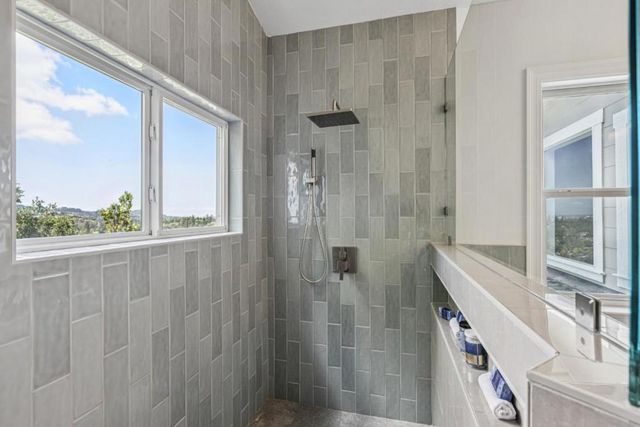 853 Vista Drive, Redwood City, CA 94062