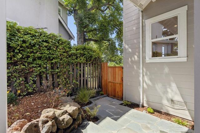 853 Vista Drive, Redwood City, CA 94062