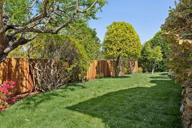 853 Vista Drive, Redwood City, CA 94062