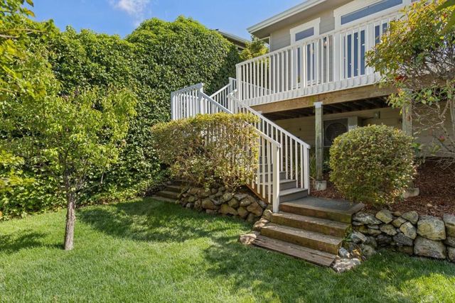 853 Vista Drive, Redwood City, CA 94062