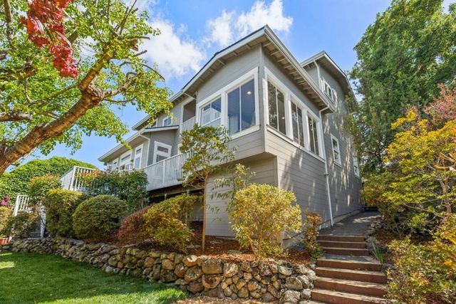 853 Vista Drive, Redwood City, CA 94062