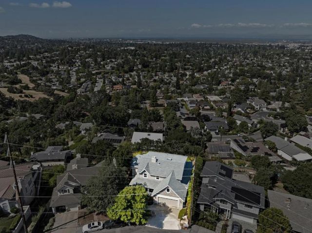 853 Vista Drive, Redwood City, CA 94062