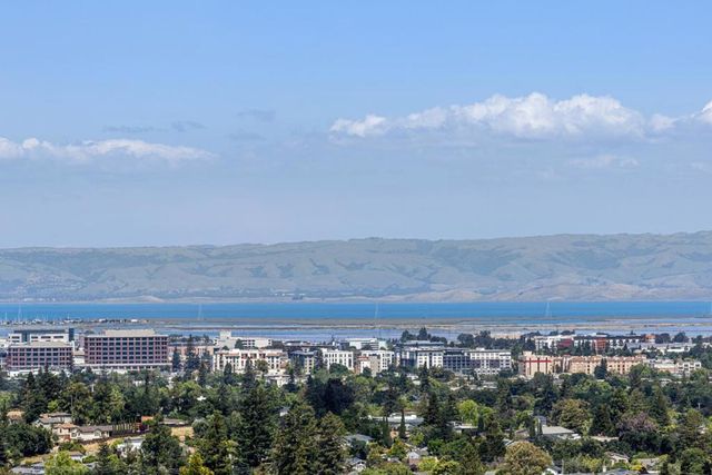 853 Vista Drive, Redwood City, CA 94062