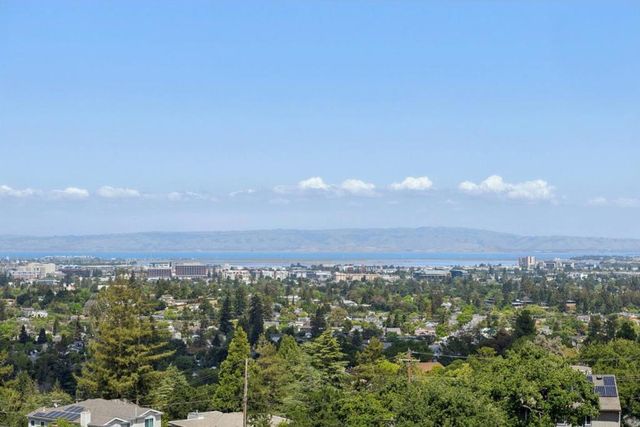853 Vista Drive, Redwood City, CA 94062