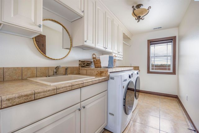 7515 Sandy Ridge Road, Pasco, WA 99301