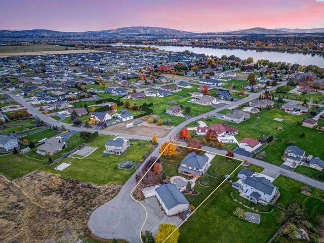 7515 Sandy Ridge Road, Pasco, WA 99301