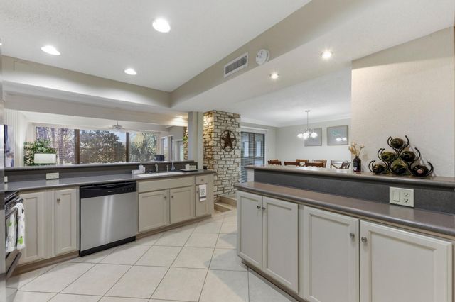 107 World Of Tennis SQ, Lakeway, TX 78738