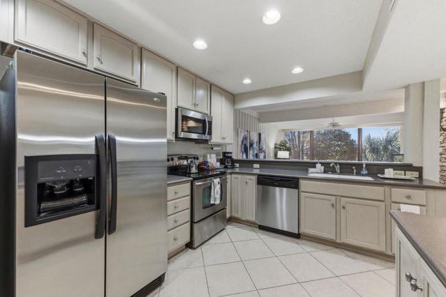 107 World Of Tennis SQ, Lakeway, TX 78738