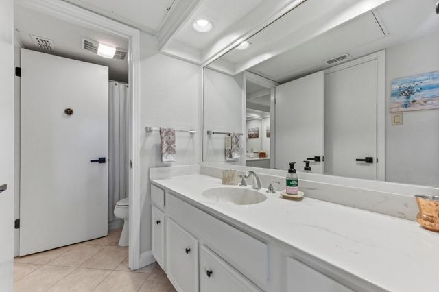 107 World Of Tennis SQ, Lakeway, TX 78738