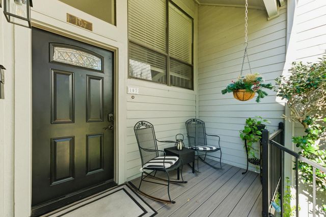 107 World Of Tennis SQ, Lakeway, TX 78738