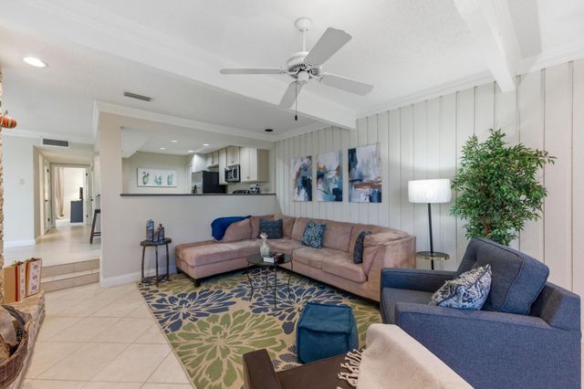 107 World Of Tennis SQ, Lakeway, TX 78738