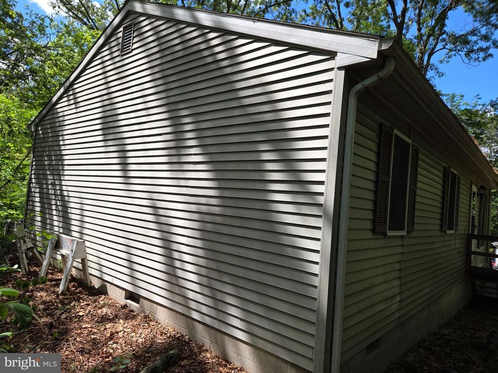 Image 3 of property listing at 4311 TOWER DR, Snow Hill, MD 21863