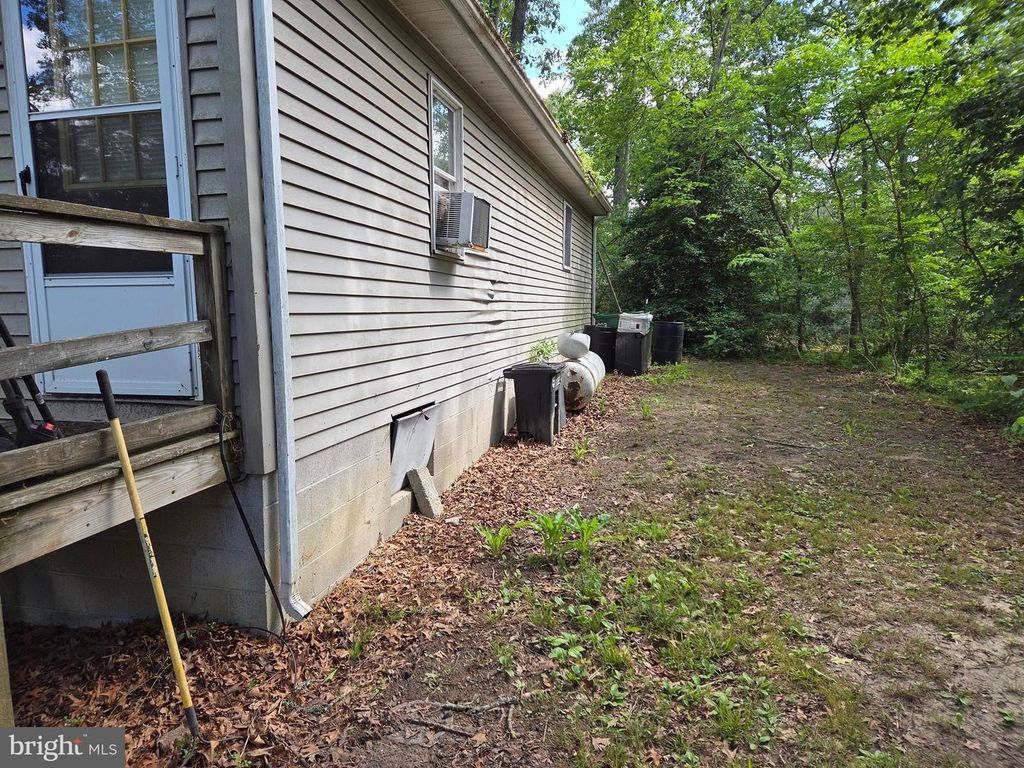 Image 4 of property listing at 4311 TOWER DR, Snow Hill, MD 21863
