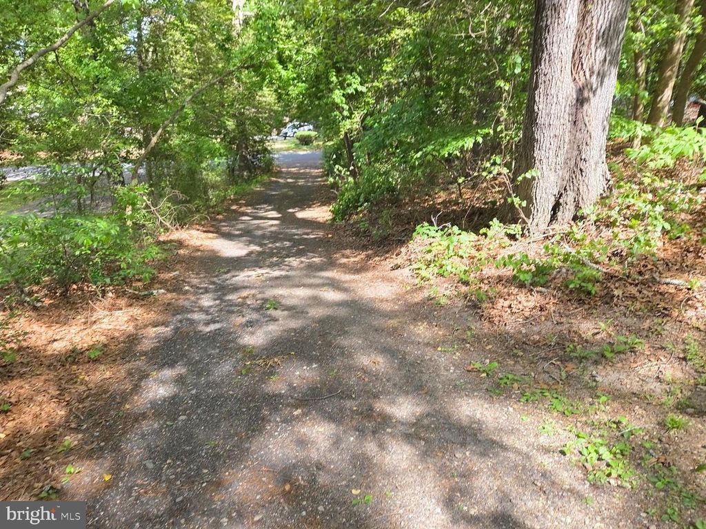 Image 9 of property listing at 4311 TOWER DR, Snow Hill, MD 21863