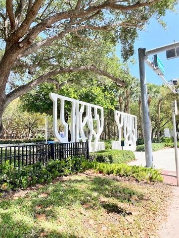 8132 Harding Ave 9, Miami Beach, FL 33141