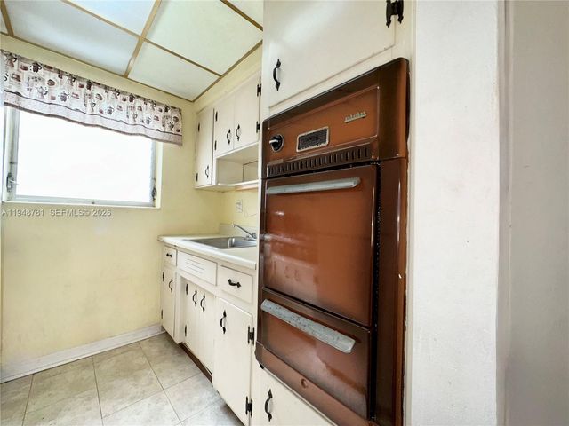 8132 Harding Ave 9, Miami Beach, FL 33141