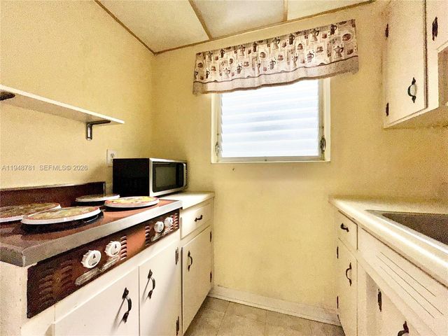 8132 Harding Ave 9, Miami Beach, FL 33141