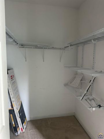 416 W 6th St, Holton, KS 66436