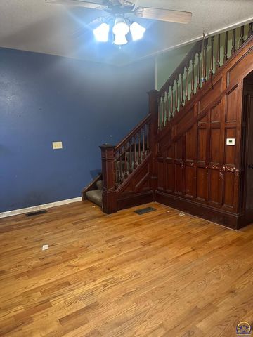 416 W 6th St, Holton, KS 66436