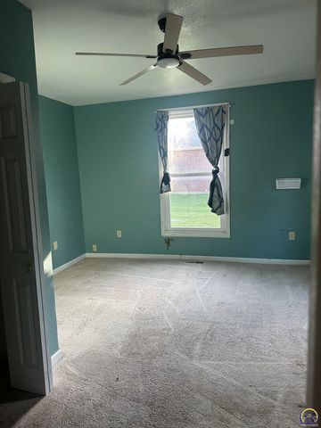 416 W 6th St, Holton, KS 66436