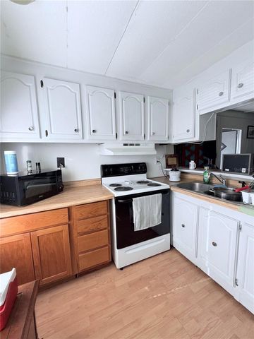 1370 COUNTY DRIVE, Tavares, FL 32778