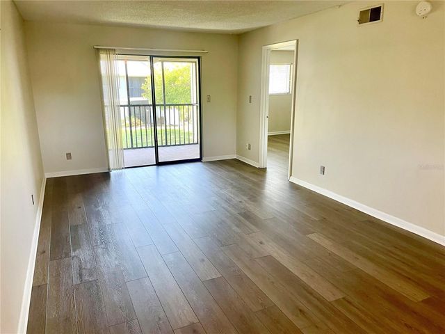 6033 34TH STREET W 104, Bradenton, FL 34210