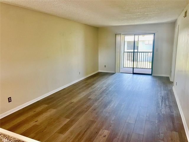 6033 34TH STREET W 104, Bradenton, FL 34210