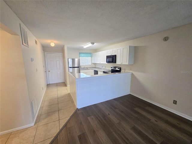 6033 34TH STREET W 104, Bradenton, FL 34210
