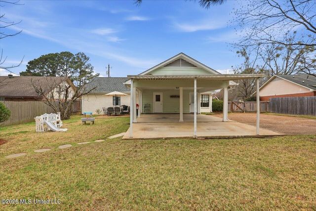 304 Longmeadow Drive, Ridgeland, MS 39157