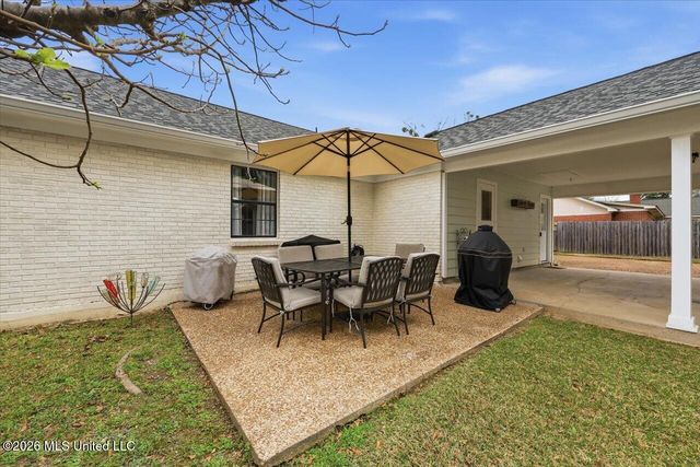 304 Longmeadow Drive, Ridgeland, MS 39157